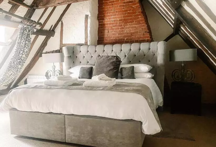 Deluxe Suite King Bed, Kings Head Bawburgh