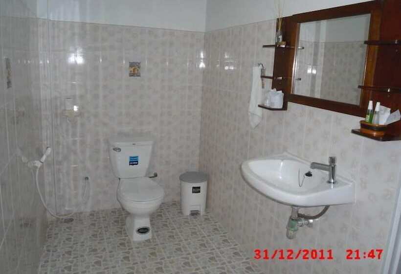 بنجلو ديلوكس, Loma Resort