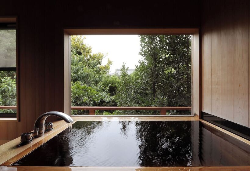 Семейный Номер, Kakujoro