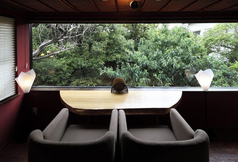 Семейный Номер, Kakujoro