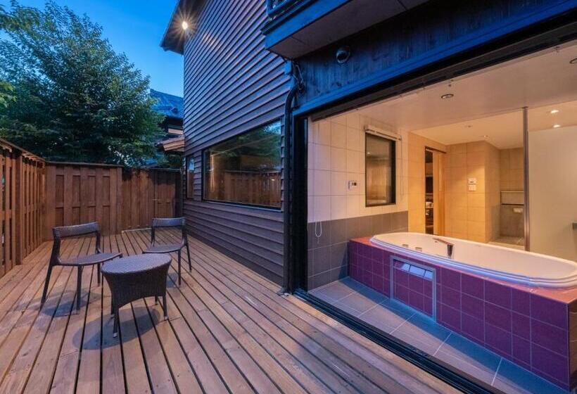 Номер Deluxe, Kakujoro