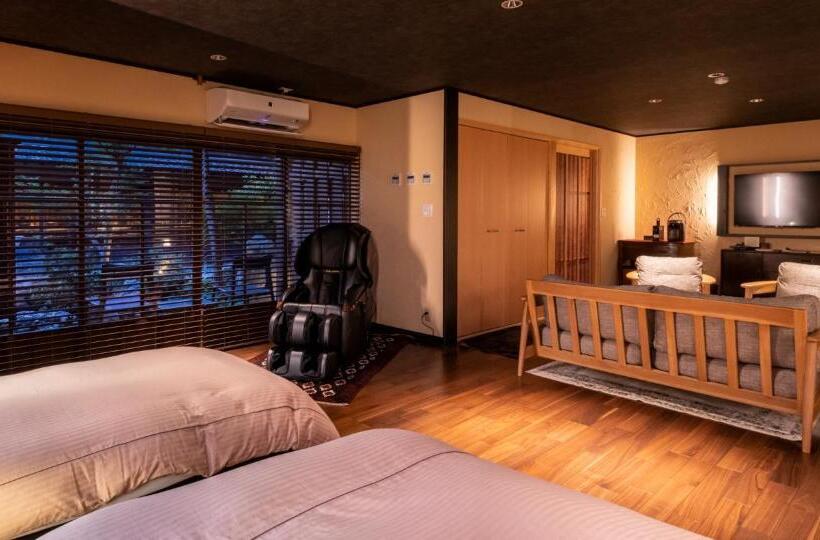 Номер Deluxe, Kakujoro