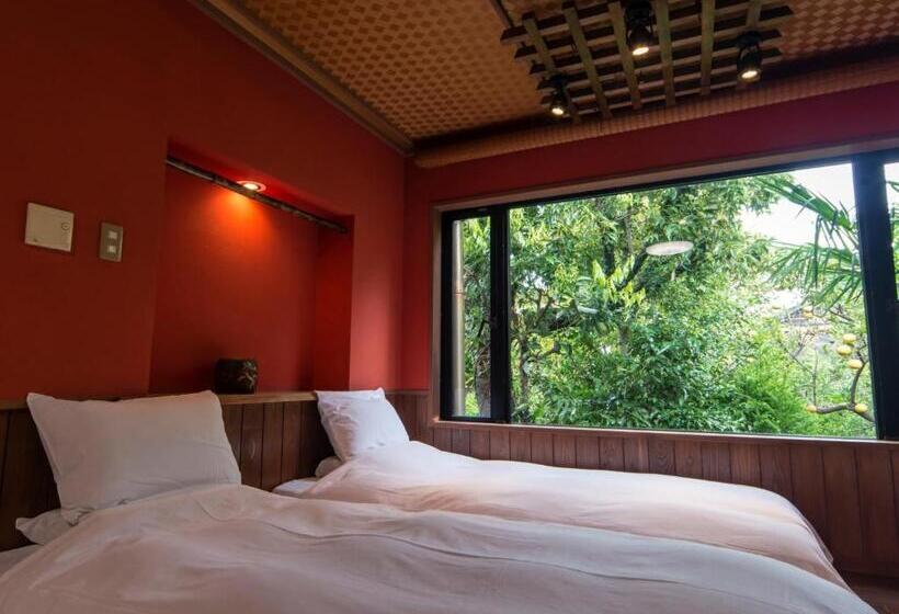 Семейный Номер, Kakujoro