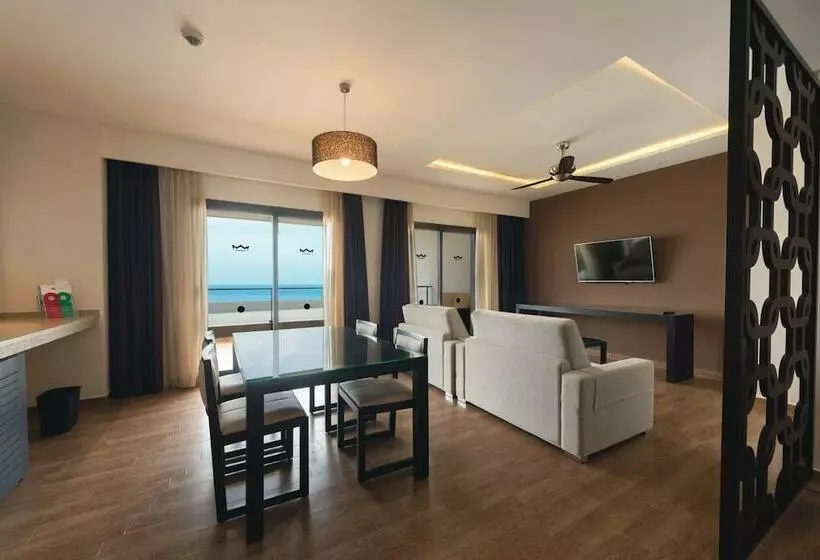 オーシャンビューシニアスイート, Hotel Riu Sri Lanka - All Inclusive