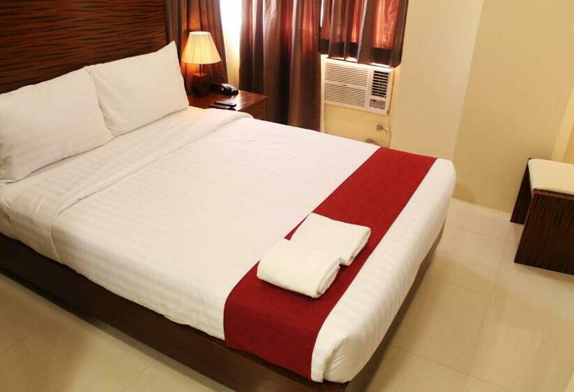 استودیوی لوکس, Sebastien