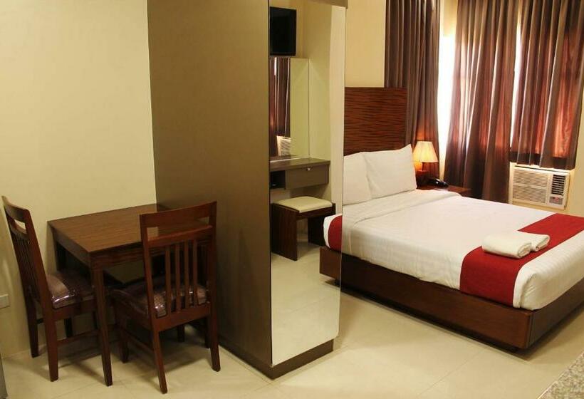 استودیوی لوکس, Sebastien