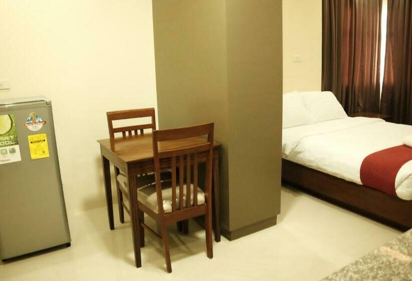 استودیوی لوکس, Sebastien