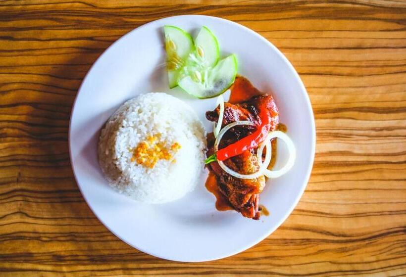 اتاق استاندارد چهار تخته, Sebastien