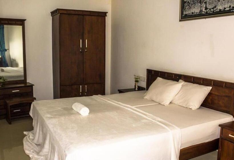 Deluxe Triple Room, Serenity Lake Resort Yala