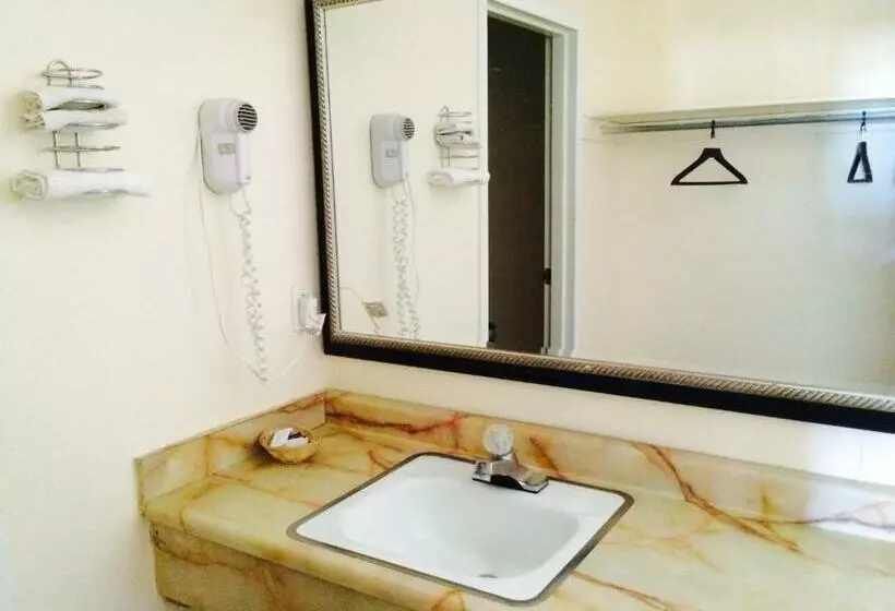 スタンダードトリプルルーム, Regal Inn Las Vegas New Mexico