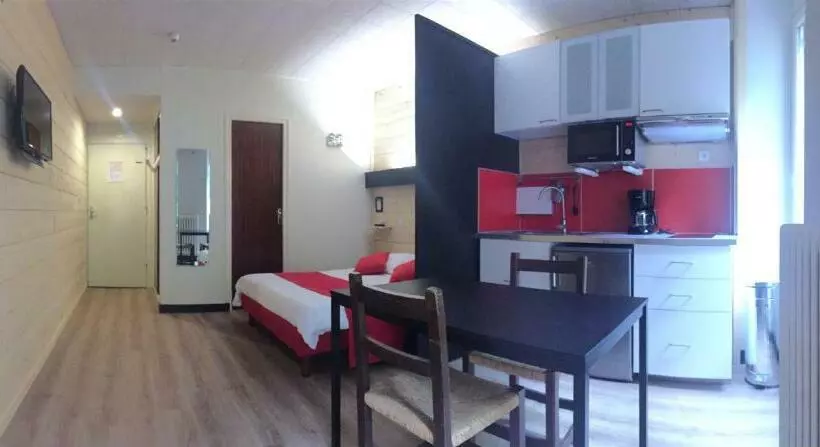 استودیوی استاندارد, Aparthotel Le Petit Train