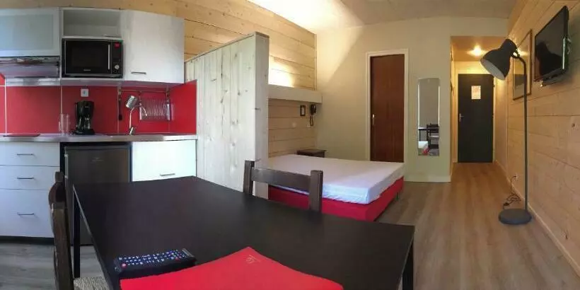 استودیوی استاندارد, Aparthotel Le Petit Train