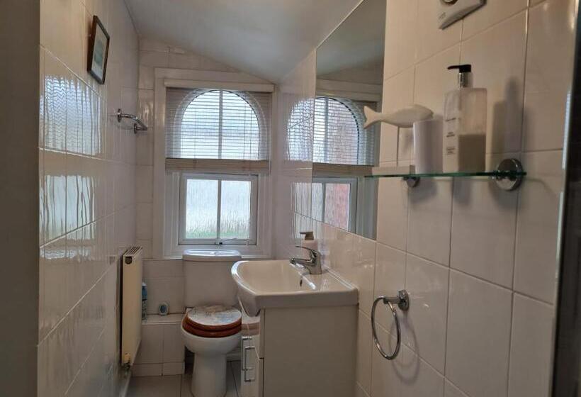 标准间, Endeavour House