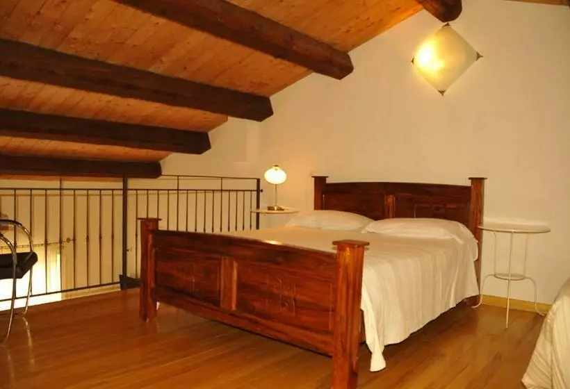 استودیوی استاندارد, Caterina Residence