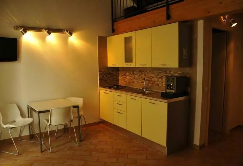 استودیوی استاندارد, Caterina Residence