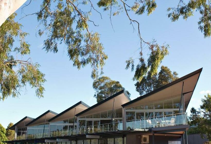 شقة غرفتين, Central Avenue Apartments