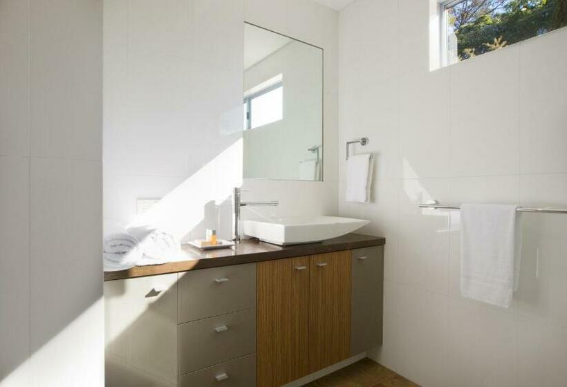 شقة غرفتين, Central Avenue Apartments