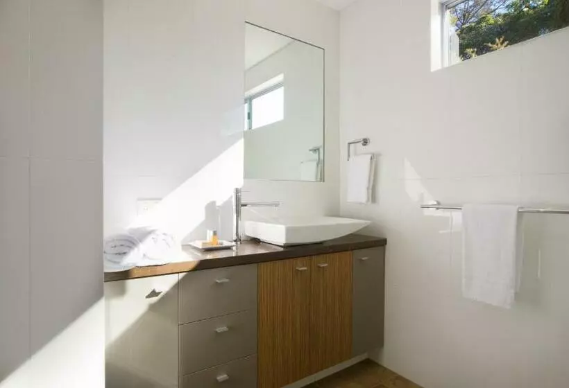 ２ベッドルームアパートメント, Central Avenue Apartments