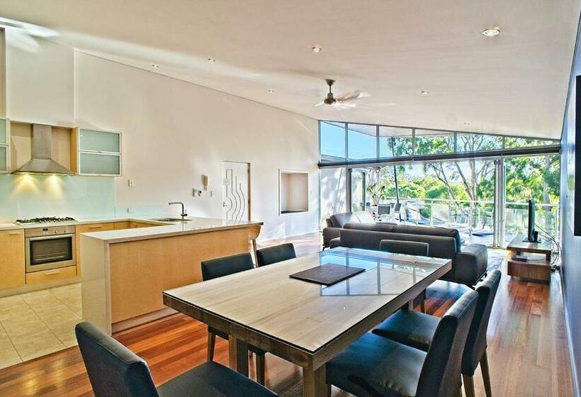 شقة غرفتين, Central Avenue Apartments