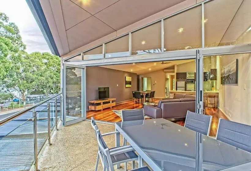 ２ベッドルームアパートメント, Central Avenue Apartments