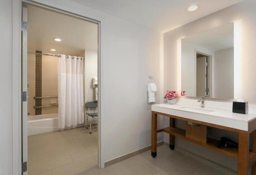 Standard-invahuone, Hyatt Place San Juan