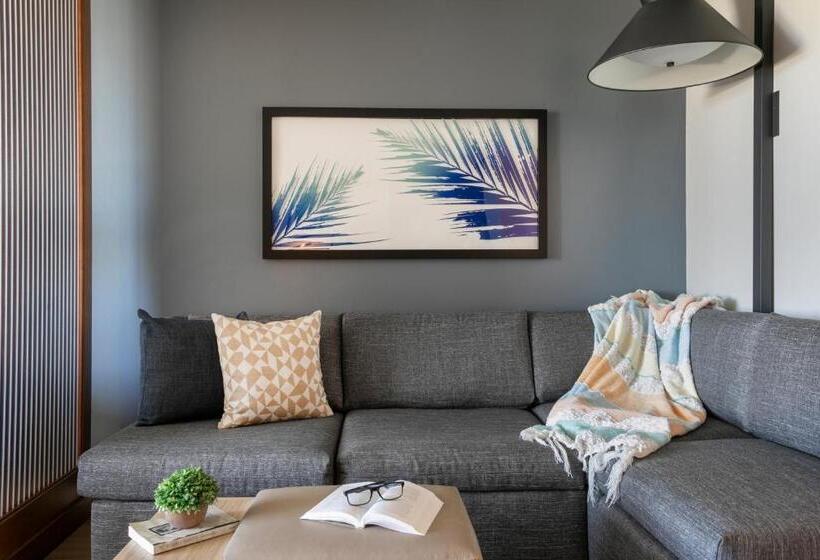 Standard-invahuone, Hyatt Place San Juan