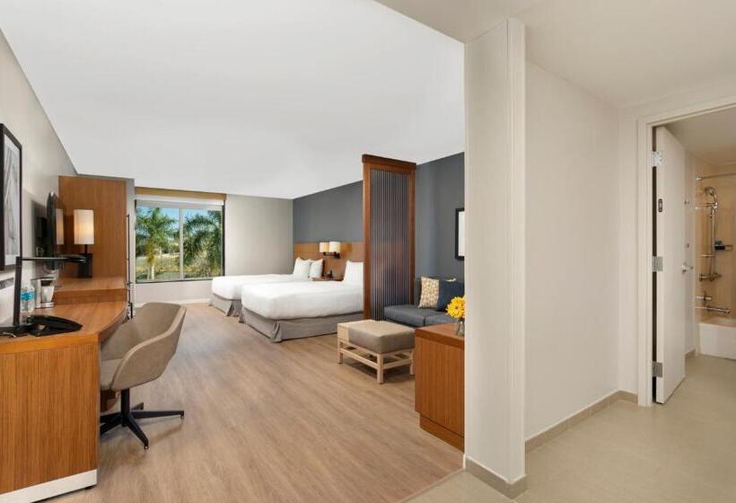 Standard-invahuone, Hyatt Place San Juan