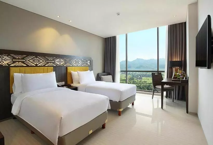 اتاق لوکس, Lombok Astoria