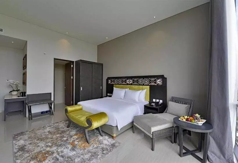 سوییت جونیور, Lombok Astoria