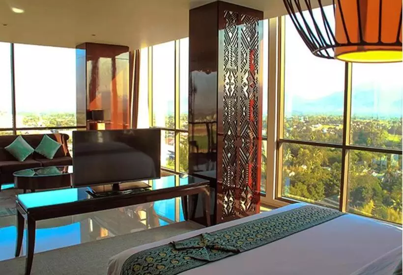 سوییت اجرایی, Lombok Astoria