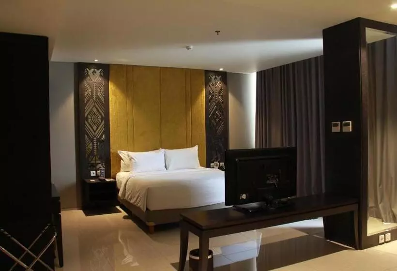استودیوی استاندارد, Lombok Astoria