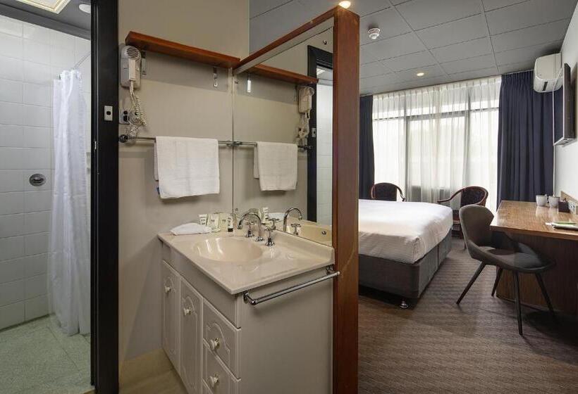 Cameră Economică, Marion