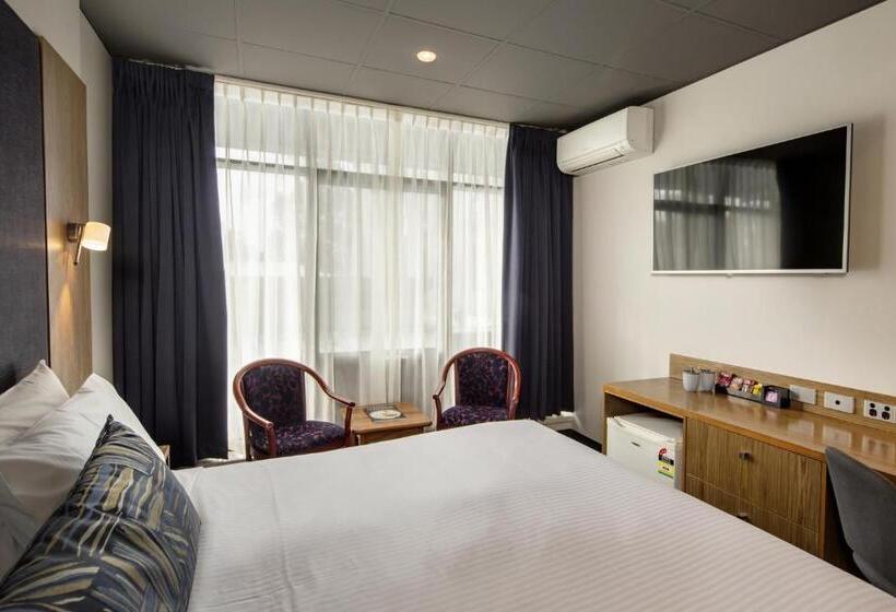 Cameră Economică, Marion