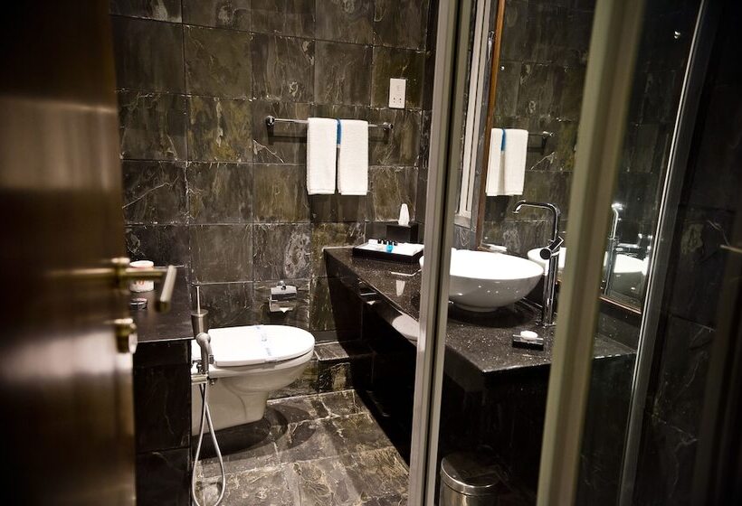 Люкс Повышенной Комфортности, Ocean Edge Suites & Hotel Colombo