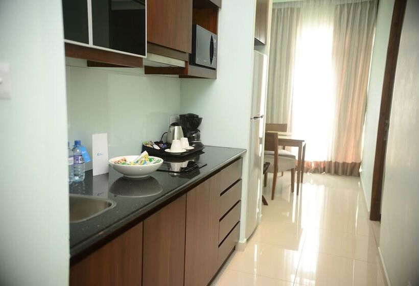 디럭스 스위트, Ocean Edge Suites & Hotel Colombo