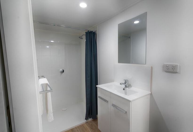 Номер Стандарт, Pks Jungle Village