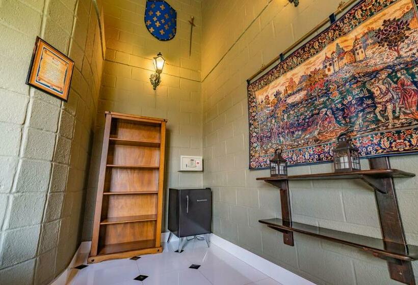 디럭스 룸, Pousada Camelot Inn