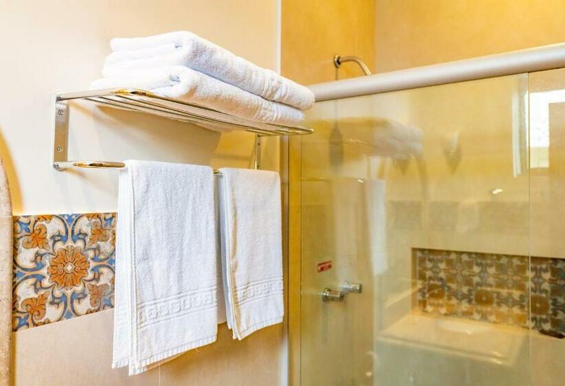 디럭스 룸, Pousada Camelot Inn