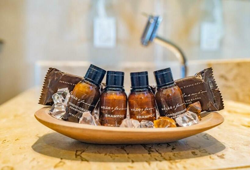 디럭스 룸, Pousada Camelot Inn