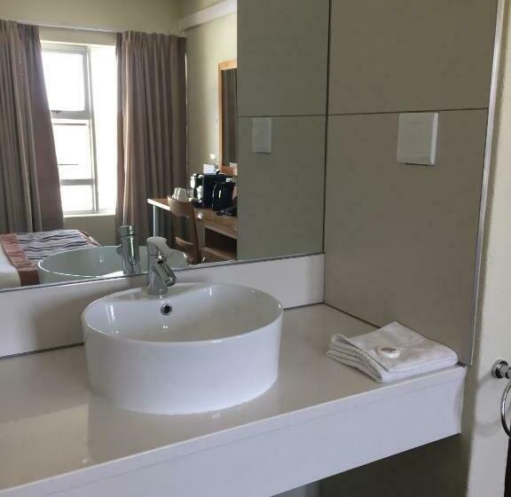 标准间, River City Inn