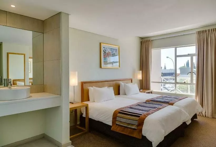 اتاق استاندارد, River City Inn