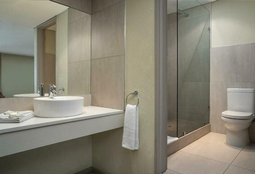 חדר סטנדרט עם מיטת קינג, River City Inn