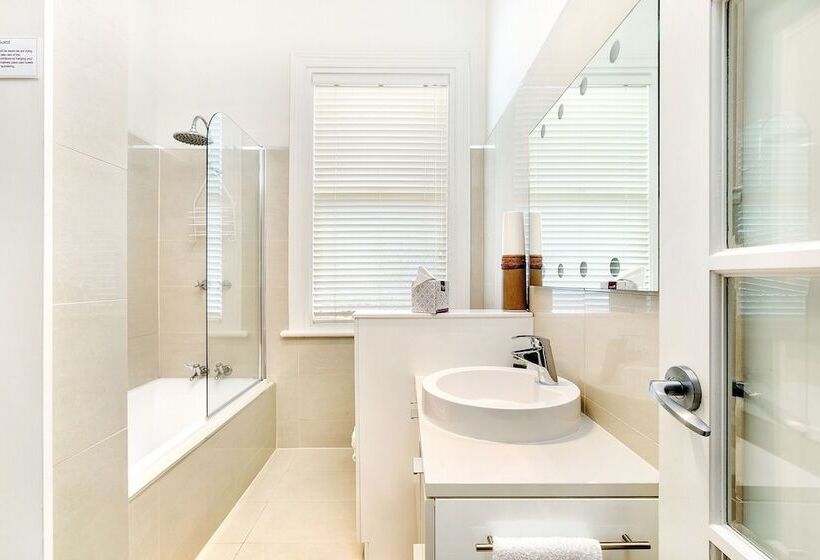 Номер Superior, The Madsen Boutique