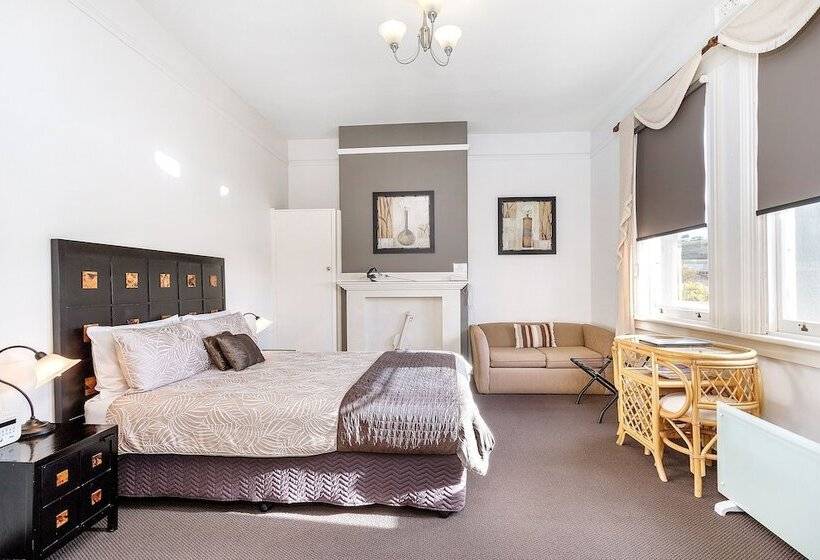 Номер Deluxe, The Madsen Boutique