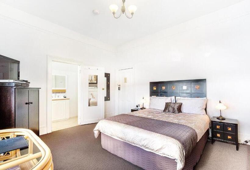 Номер Deluxe, The Madsen Boutique