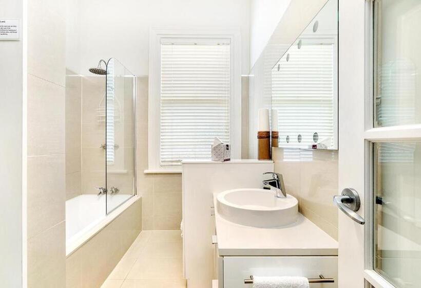 Номер Superior, The Madsen Boutique