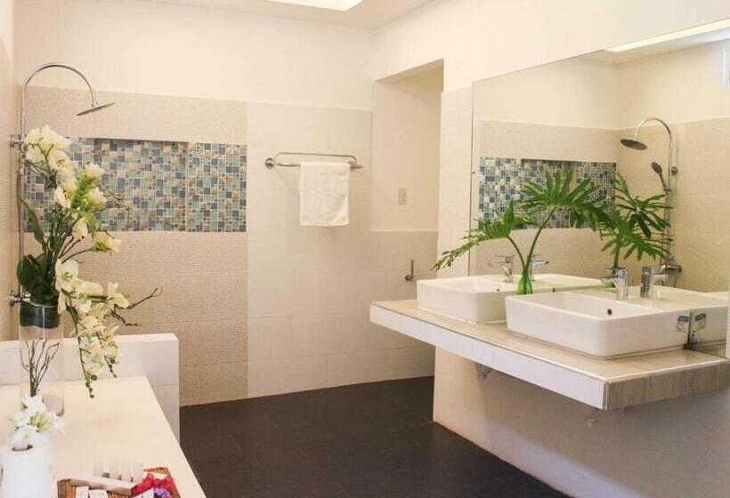 جناح عائلي, Lio Villas Resort