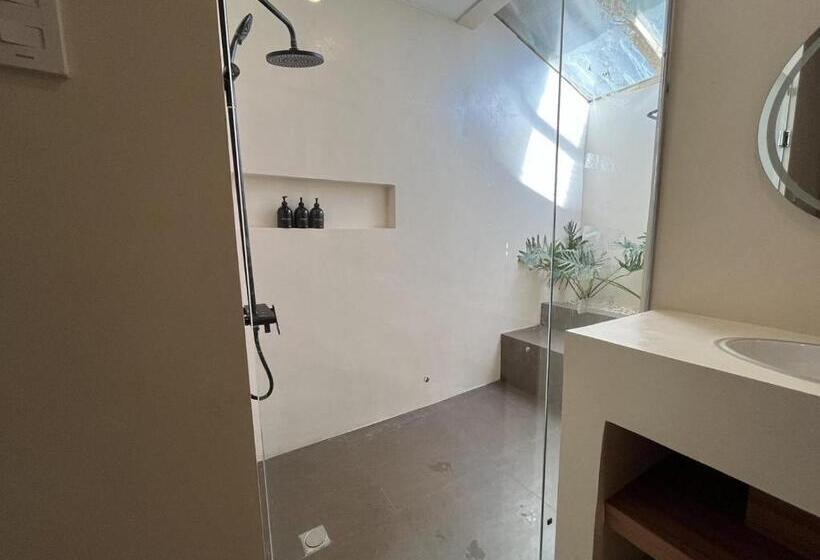 غرفة قياسية مطلّة علي الحديقة, Lio Villas Resort