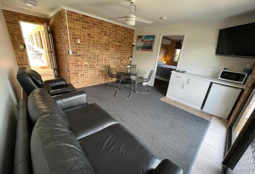 Апартаменты 1 Спальня, Golden Beach Motor Inn, Caloundra