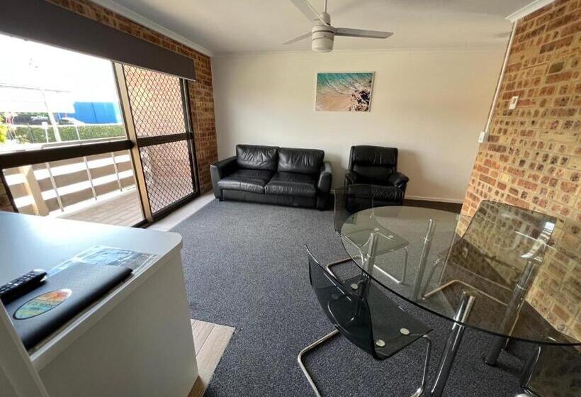 Апартаменты 1 Спальня, Golden Beach Motor Inn, Caloundra